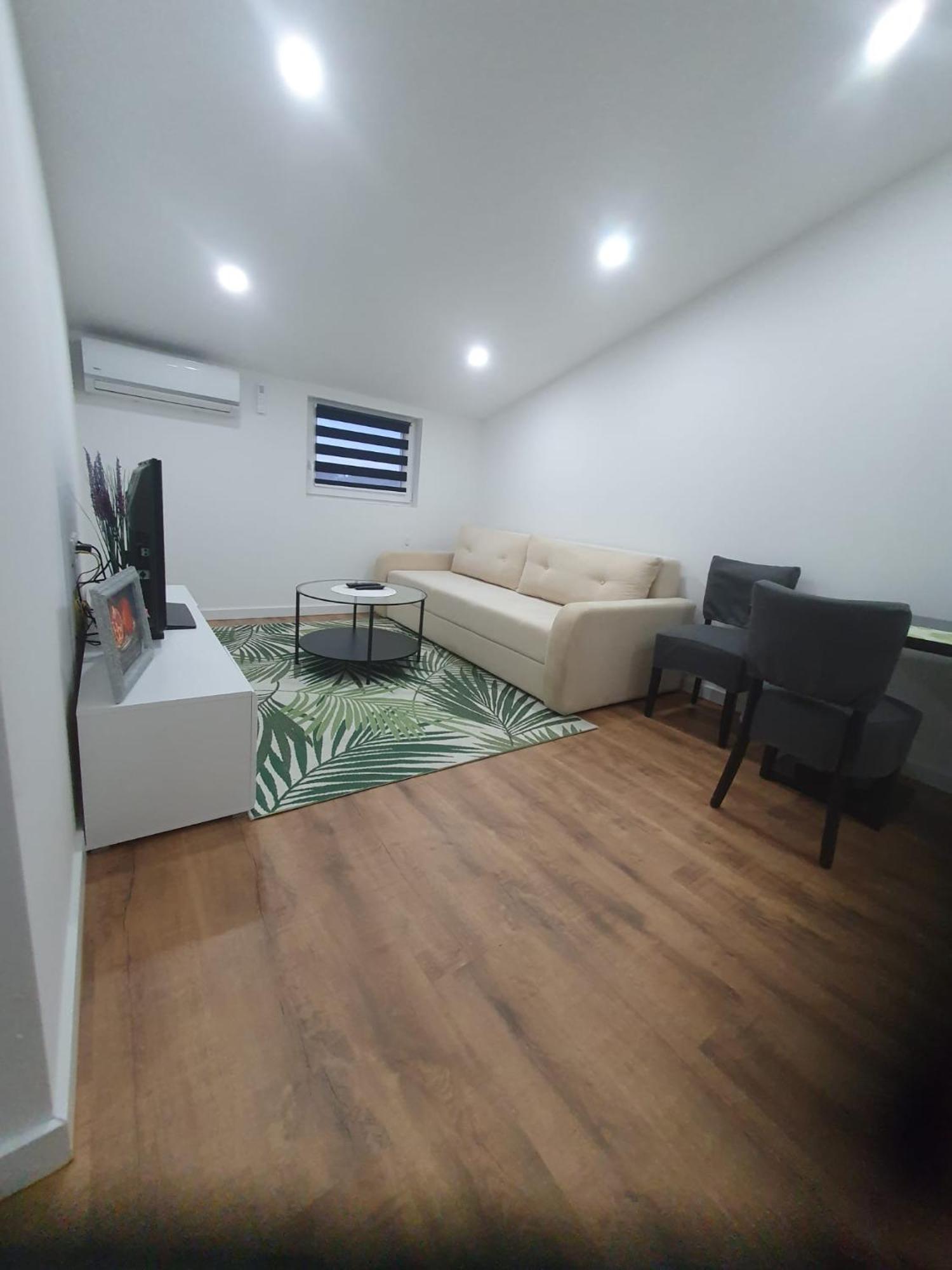 Mb Apartman Чаплина Экстерьер фото